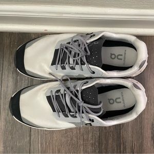 Women’s on cloud shoes, only wore them a few times  but too tight on me, 90 obo